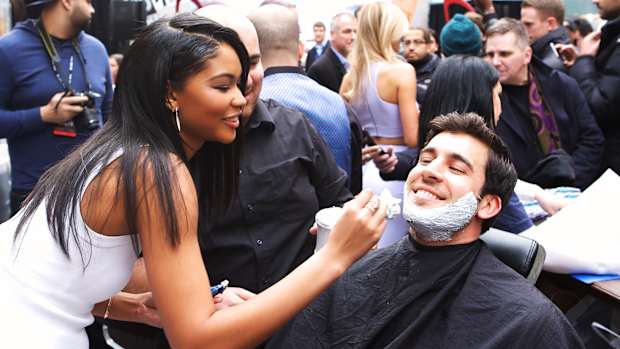Chanel Iman, Sexy SI Swimsuit Model Gives Perfect Shave (image)